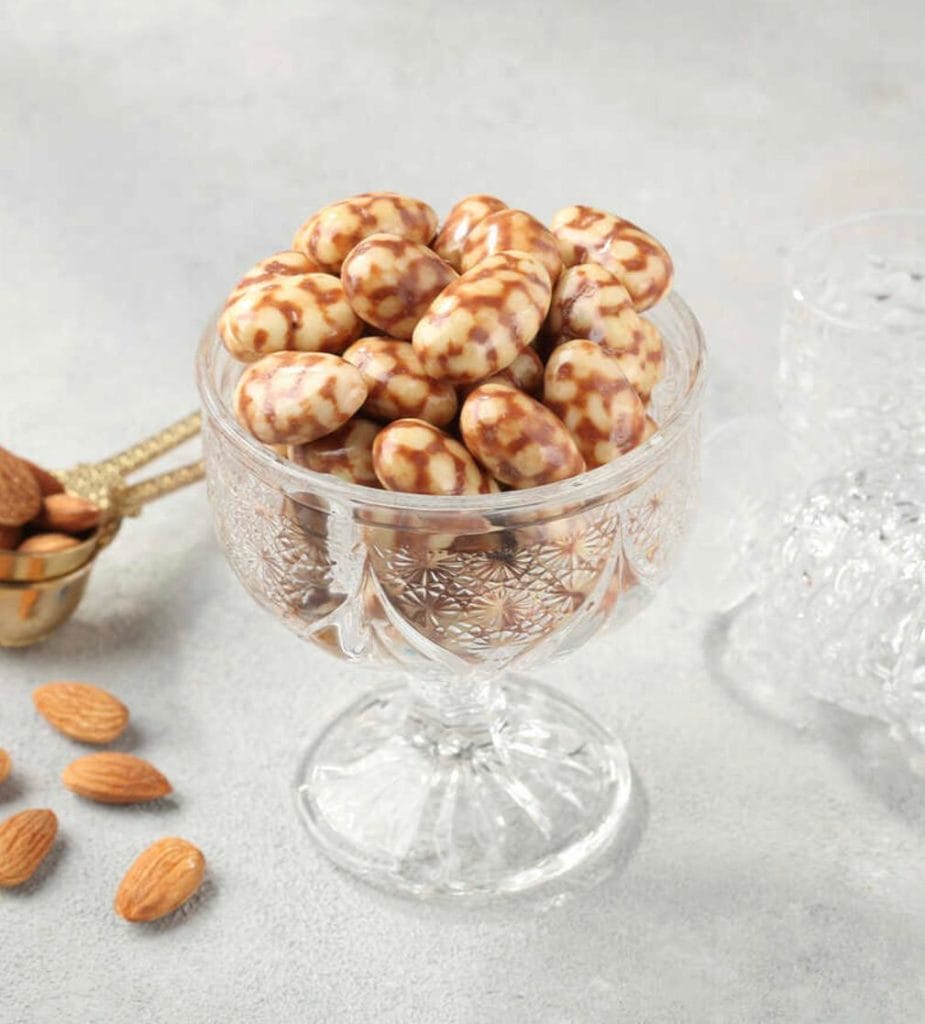 لوز مغطى بالشوكولا والحليب الطبيعي 1 كيلو طازج وشهي ومن أجود الأصناف التركية توصيل سريع لكل دول العالم من قصر الباشا إلى باب منزلك .