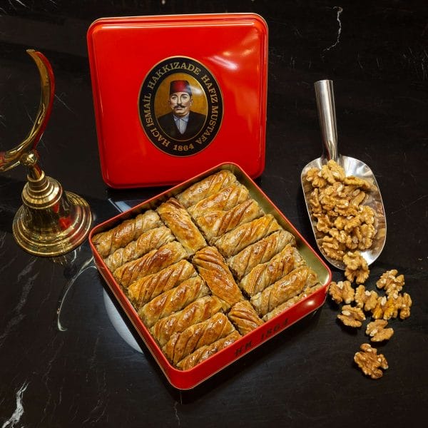 folded Baklava with walnuts Hafez Mustafa 1.100 grams