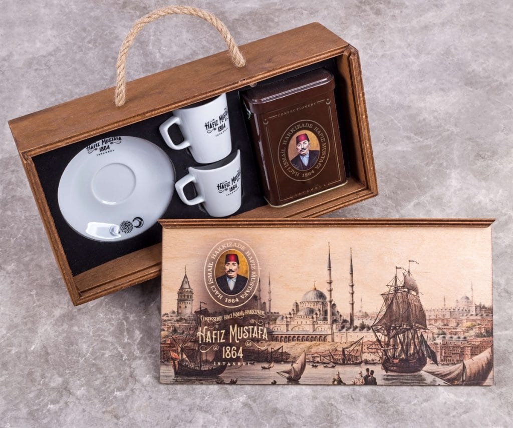 A set of coffee cups with 170 grams of Hafez Mustafa coffee in a wooden box