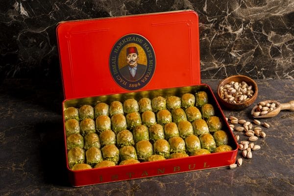Baklava rolls with pistachio of Hafez Mustafa - large