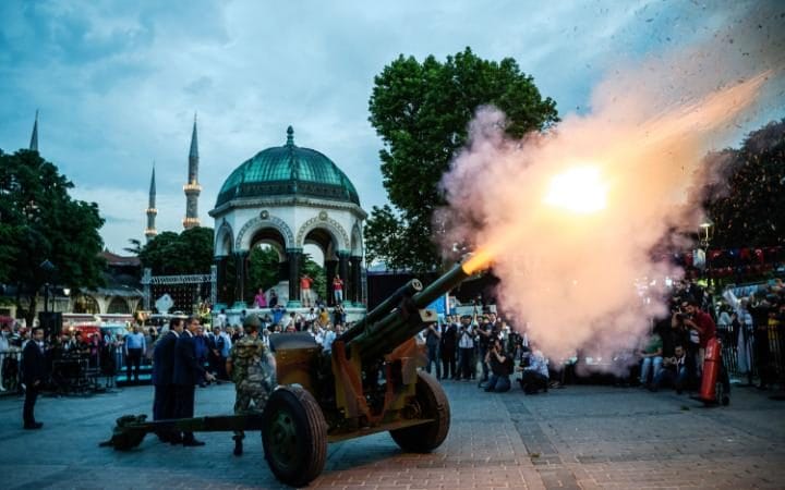 مدفع رمضان في اسطنبول