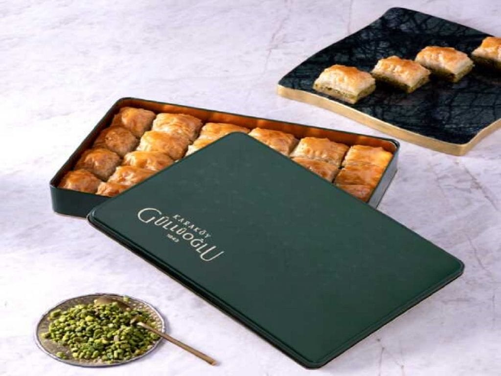 Karakoy Gulu Oglu Baklava Box - 900 gr