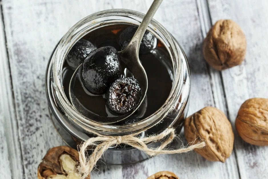 مربى الجوز الخام