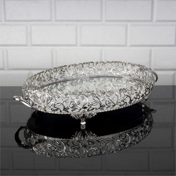 Roza Oval Medium-sized Serving Tray - Silver.