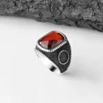 ⁦خاتم رجالي فضة عيار 925 بحجر الزركون الأحمر⁩ - الصورة ⁦2⁩