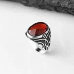 خاتم رجالي من الفضة عيار 925 بحجر الزركون الأحمر