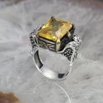 ⁦خاتم رجالي فضة عيار 925 بحجر السترين الأصفر الفاتح⁩ - الصورة ⁦3⁩