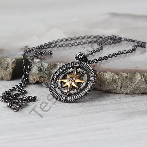Men's Silver Compass Necklace made of Rhodium Model