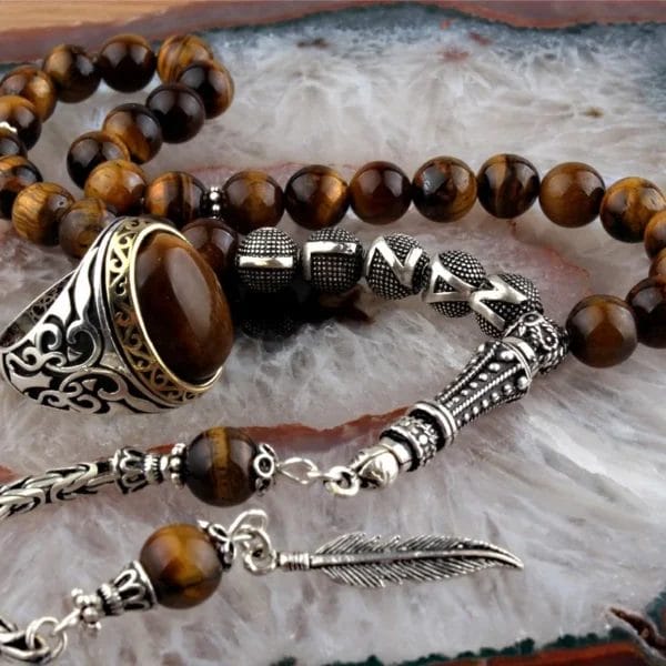 سبحة وخاتم فضة بحجر عين النمر البني مع أمكانية كتابة الاسم 