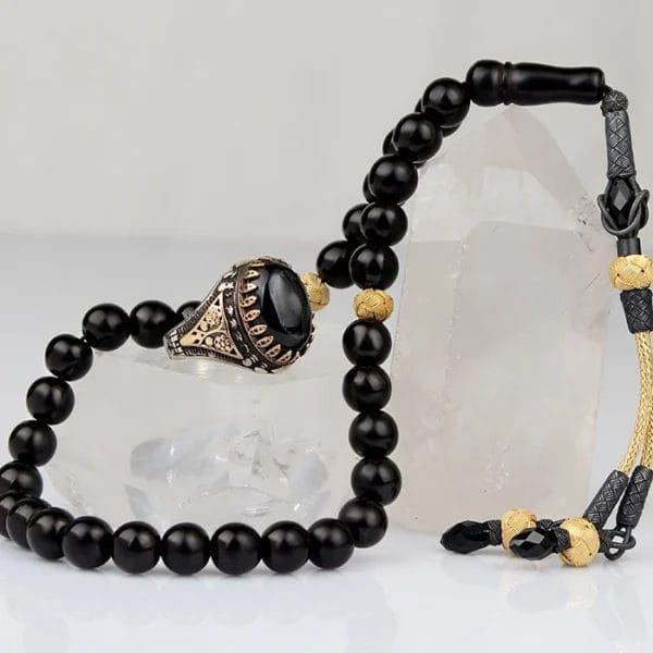 سبحه وخاتم فضة بحجر العقيق ذو العين ومزيج من سبحة حجر القزاز عيار 1000 قيراط