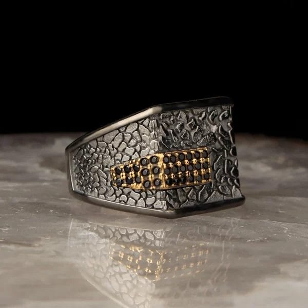 Men's Rhodium-Plated Engraved Silver Ring