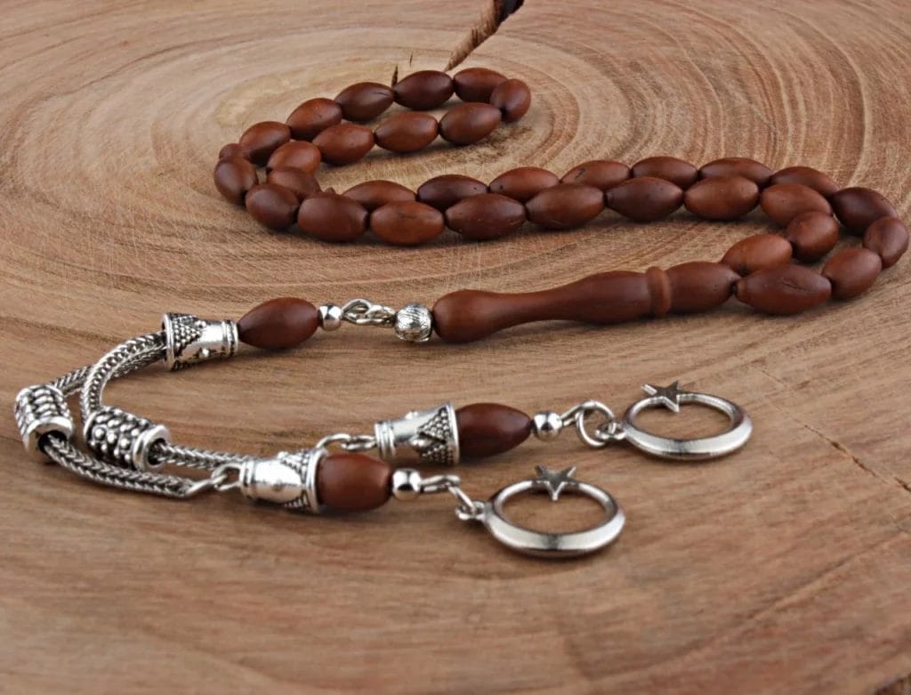 سبحة كوكا مزيّنة بالهلال والنجمة